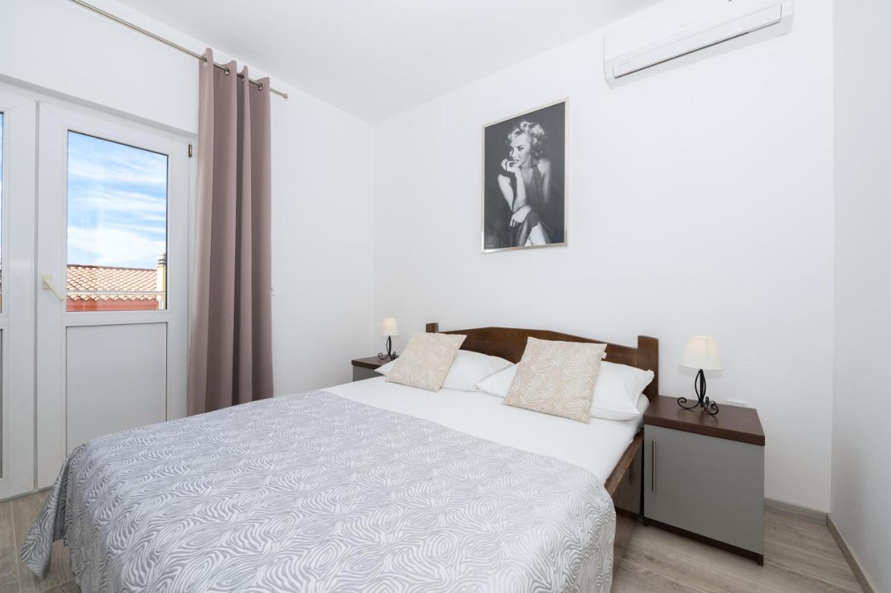 Appartement Bilin San à Baška Voda Extérieur photo