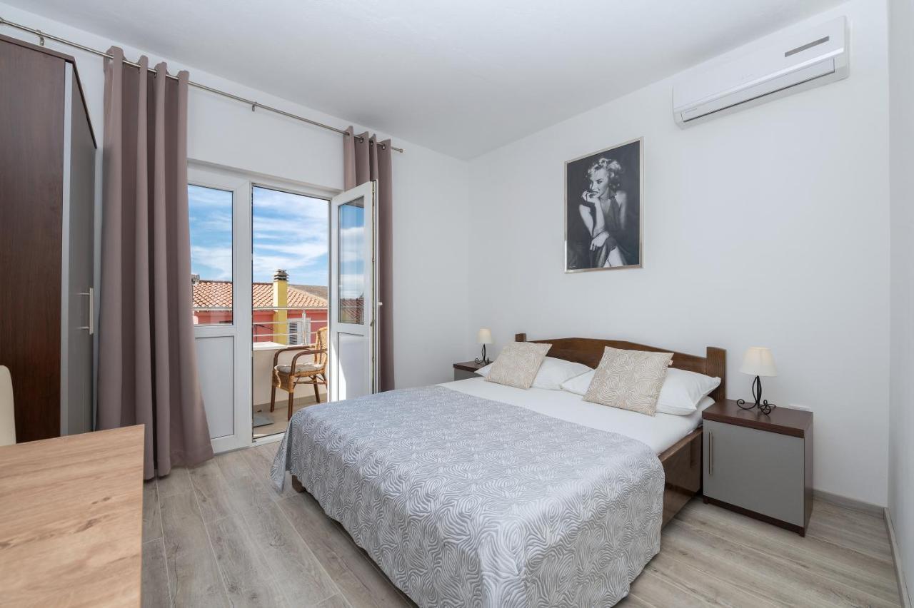 Appartement Bilin San à Baška Voda Extérieur photo