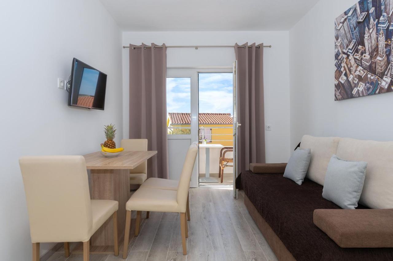 Appartement Bilin San à Baška Voda Extérieur photo